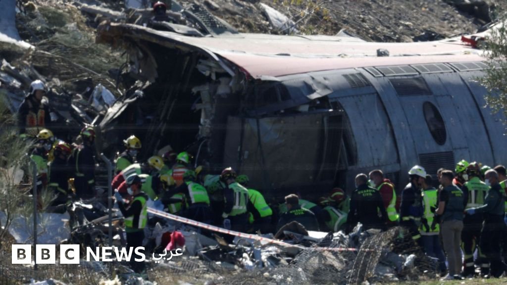 ارتفاع حصيلة ضحايا تصادم قطارين فائقي السرعة جنوب مدريد إلى 68 قتيلاً